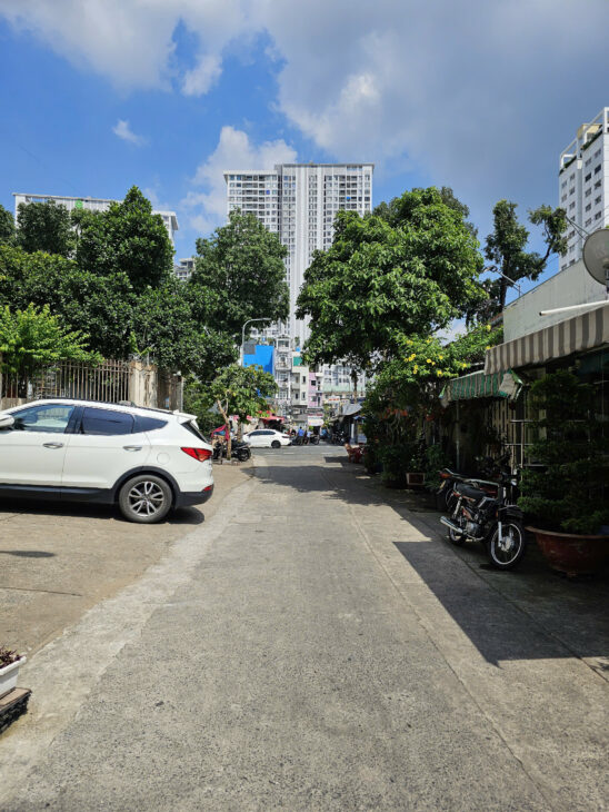 SÁT MẶT TIỀN KHÁNH HỘI Q4 XE HƠI NGAY NHÀ HƠN 2 TỶ