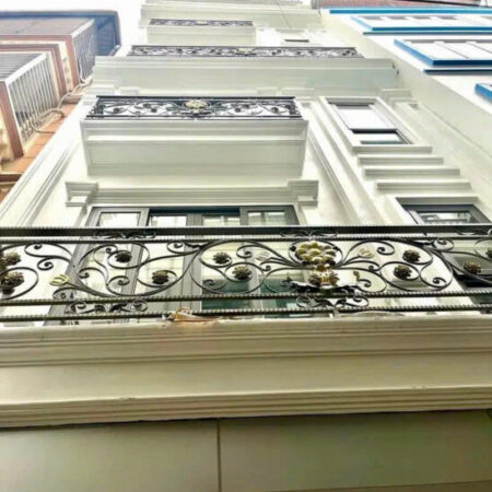 Bán CCMN Trần Quốc Hoàn 85mx6 tầng THANG MÁY, MT rộng, doanh thu cao 16.5 tỷ.