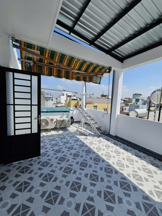 Sát mặt tiền Tôn Đản Q 4 Ngang 3.3 nở hậu 6.5 Dài 13 m Đúc 4 tấm 5 tỷ