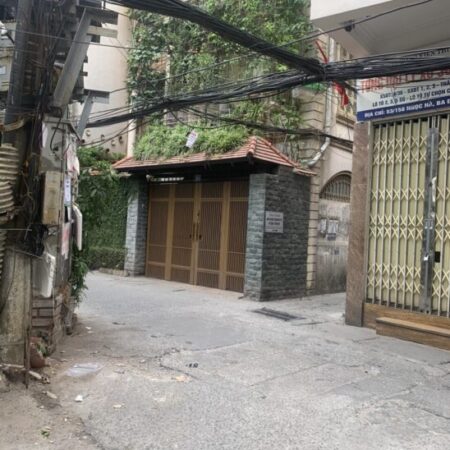 Bán nhà Âu Cơ ,Tây Hồ, Gần chợ. Diện Tích 50m², Mặt Tiền 4m, Giá 5,5 Tỷ