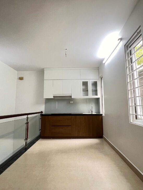 BÁN NHÀ DÂN XÂY 5 TẦNG MỚI KÍNH COONG NGÔ QUYỀN, Ở NGAY, ĐỦ CÔNG NĂNG. 6TỶ 5 TRĂM