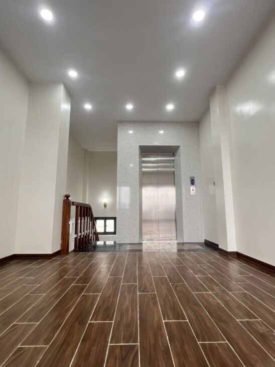 HIẾM – CHỈ NHỈNH 5 TỶ CÓ NGAY NHÀ ĐẸP – NGỌC THUỴ – LONG BIÊN – 40M x 5 TẦNG VỊ TRÍ ĐẸP – NGÕ TO