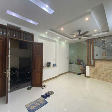 Bán nhà ở Kim Mã – gần oto – ngõ rộng thông thoáng – nhỉnh 5 tỷ