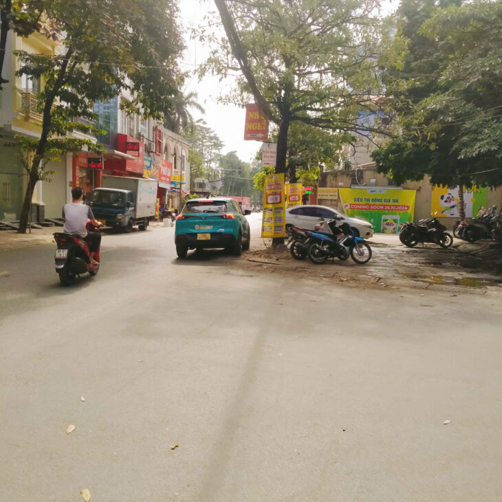 bán đất dịch vụ phân lô vỉa hè Văn Khê 55m , mặt tiền 4.2m oto tránh , kinh doanh đỉnh giá 10 tỷ