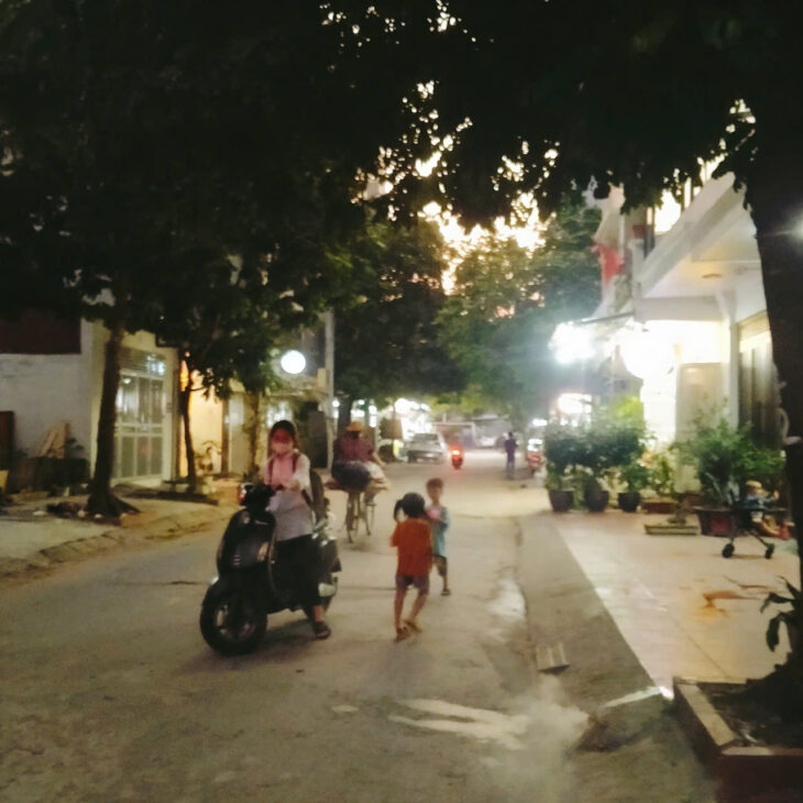 bán đất dịch vụ phân lô vỉa hè Văn Khê 55m , mặt tiền 4.2m oto tránh , kinh doanh đỉnh giá 10 tỷ