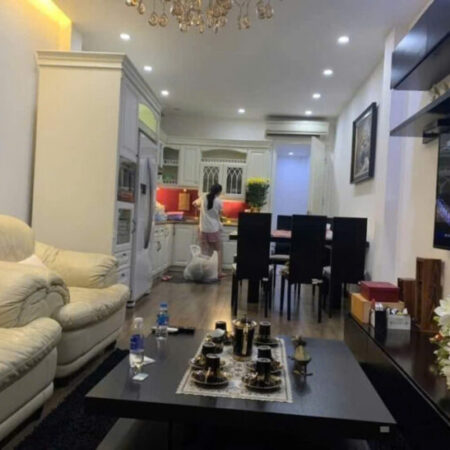 MẶT PHỐ- VỈA HÈ – THANG MÁY- GẦN HỒ HOÀNG CẦU -KD ĐỈNH Trần Quang Diệu 43m, 6 tầng,23.9 tỷ