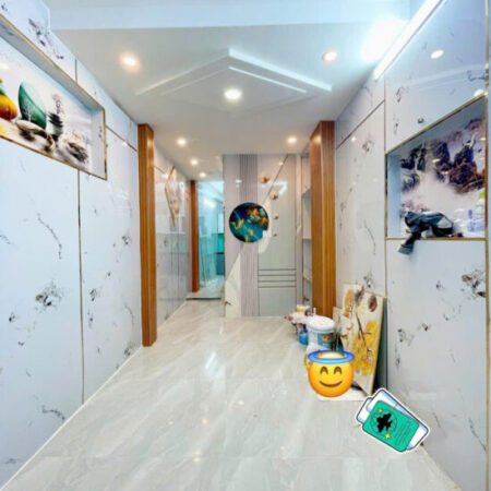 Sát mặt tiền Q4 Ngang 3 Dài 11 m2 ĐÚC XÂY MỚI 5 TẤM 4 tỷ