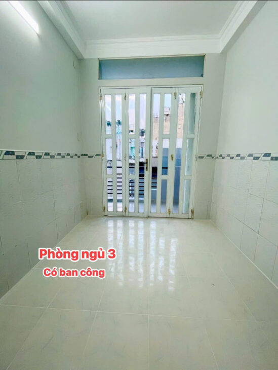 Sát mặt tiền Q4 Ngang 3 Dài 11 m2 ĐÚC XÂY MỚI 5 TẤM 4 tỷ