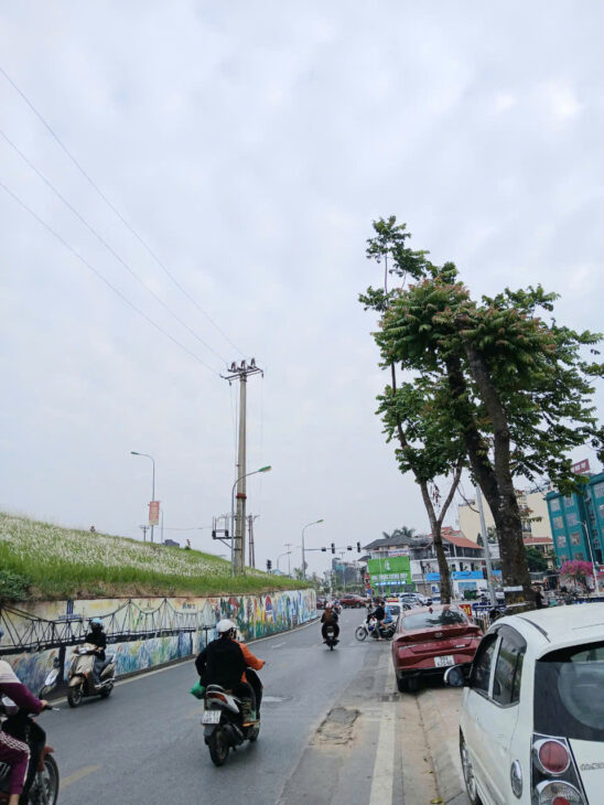 HIẾM – NHÀ NGỌC THUỴ – LONG BIÊN. 10M RA Ô TÔ TRÁNH – NHÀ ĐẸP – FULL NỘI THẤT – KHU VỰC NHIỀU KHÁCH