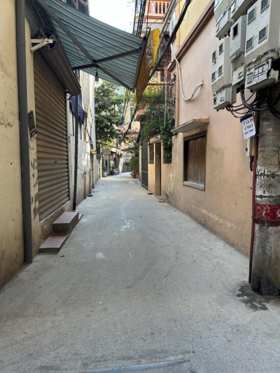 TRUNG TÂM ĐỐNG ĐA – 50M RA PHỐ THÁI HÀ- TRƯỚC NHÀ OTO DỪNG ĐỖ TRÁNH NHAU – DT 35M, 5T, GIÁ NHỈNH 9