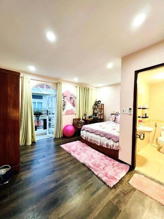 Ngay Sân Bay Tân Sơn Nhất, 50m2, 4 tầng, hẻm nhựa 6m. Giảm 1ty2