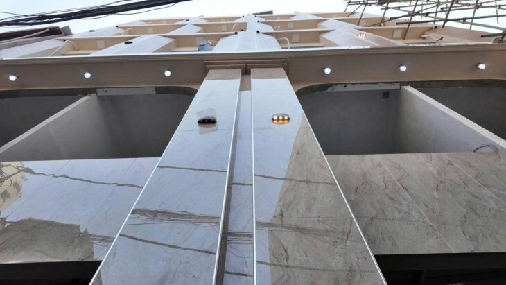 BÁN 2 TÒA CHDV CAO CẤP PHẠM VĂN ĐỒNG ( NGAY KĐT TP GIAO LƯU, CV HÒA BÌNH GẦN MEGA MARKET): GIÁP