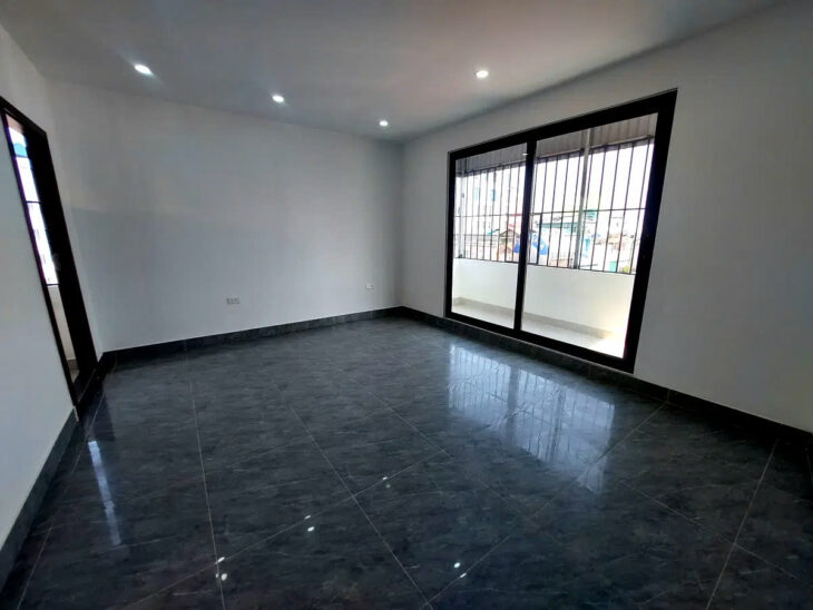 Nhà mới Phố Bồ Đề 40m2,6 Tầng, Thang máy, cách ô tô 30m,full nội thất, 8.7 tỷ.Long Biên.