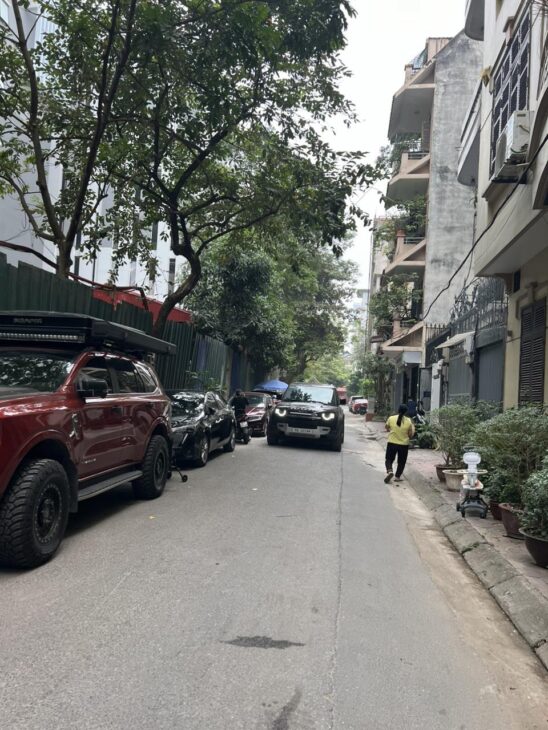 BÁN NHÀ ĐẸP XUẤT SẮC TẠI PHỐ HOÀNG SÂM,QUẬN CẦU GIẤY 18 TỶ VND, 40M2, KINH DOANH ỔN ĐỊNH