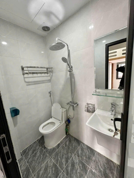 (Siêu Phẩm) Tòa Apartment xây mới 55m2 x 15P tại Phạm Văn Đồng – Cách mặt phố 25m – Tin Thật 100%.