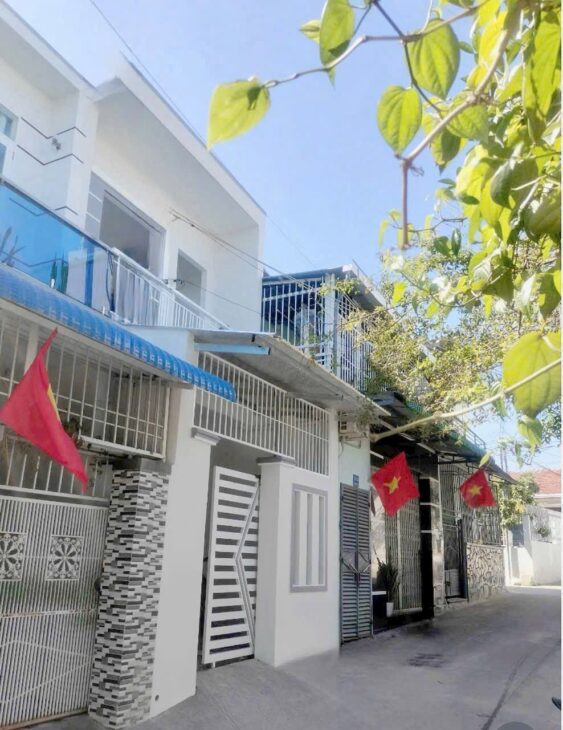 Bán nhà 2 tầng mặt tiền đường Hoà Trung Vĩnh Hoà, Nha Trang – Giá 2 Tỷ 250 Triệu