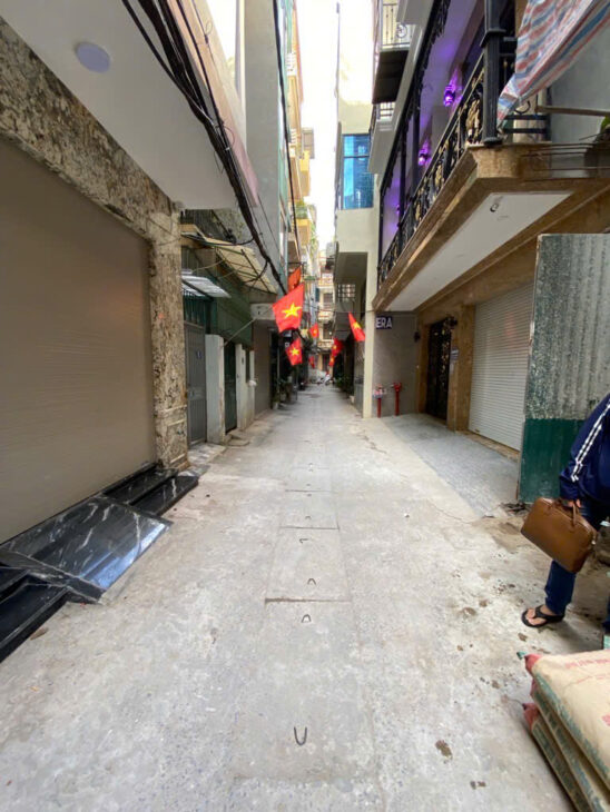 Nguyễn Khánh Toàn Ngõ THÔNG, Ô TÔ, Nhà đẹp Ở LUÔN 75m2 5 Tầng giá 14,8 tỷ