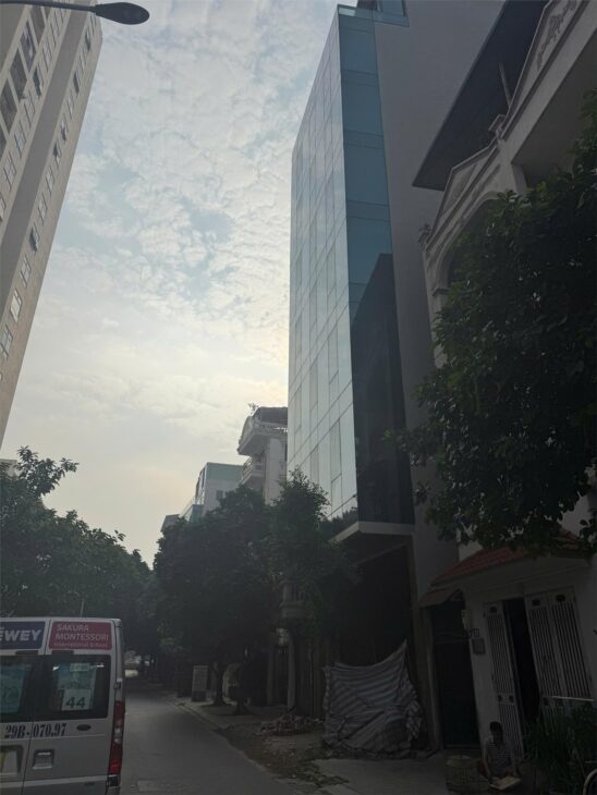 Bán tòa nhà 9 tầng văn phòng hạng A tại lạc long quân tây hồ hà nội