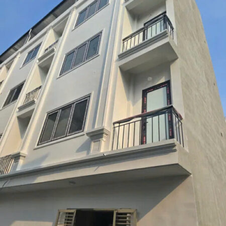 NHÀ MỚI- Ở LUÔN PHỐ BÁT KHỐI- LONG BIÊN, 35M2,5 TẦNG, MT 5.5M, 4.6 TỶ.