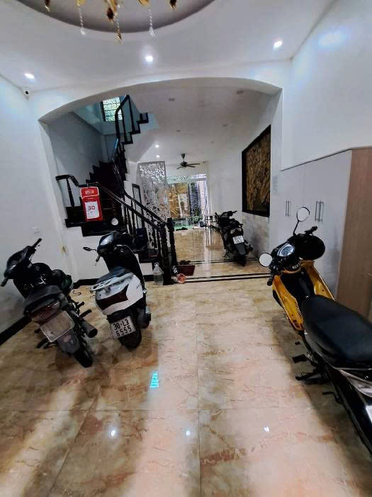 Bán nhà Phố Bạch Mai,50m2,Ô TÔ ĐỖ CỔNG,FULL NỘI THẤT LONG LANH ,MUA VỀ Ở LUÔN.7.x TỶ