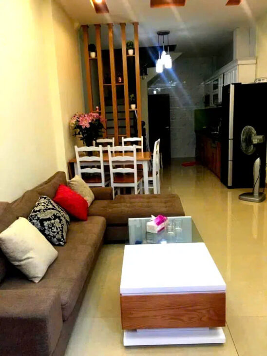 Bán nhà 5 tầng, 38m², Ngọc Thụy- Long Biên, 7.8 tỷ.Ngõ thông, ô tô đỗ cửa.