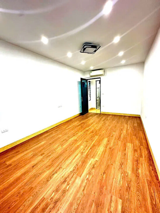 BÁN NHÀ RIÊNG PHỐ BÁT KHỐI- LONG BIÊN, 33M2, 5 TẦNG,MT 4M, 5.2 TỶ.