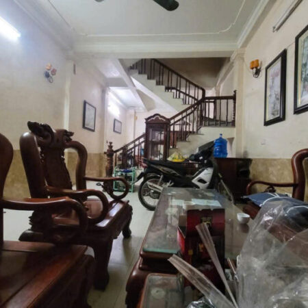 LÔ GÓC- 15 M RA MẶT PHỐ- NHÀ DÂN XÂY- ĐẦU TƯ ĐỈNH 8,96 tỷ – Nguyễn Khang 43m, 4 tầng, MT 4.5m Cầu