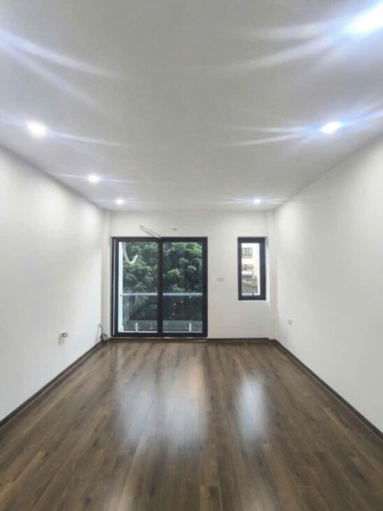 BÁN NHÀ THANH AM 40Mx 5 TẦNG DÂN TRÍ CAO, GẦN ĐƯỜNG, TRƯỜNG, TRẠM, CHỢ Ô TÔ 5 VÀO TẬN CỬA.