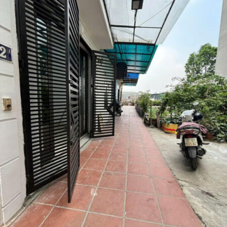 NHÀ ĐẸP Ở NGAY NGÔ GIA TỰ- LONG BIÊN. DIỆN TÍCH 38M, DÂN XÂY ĐẸP, CHẮC CHẮN. GIÁ 4,8 TỶ