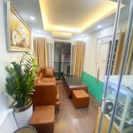 Nhà đẹp Hoàng Quốc Việt, 3.5 tỷ, 15m, 5 tầng