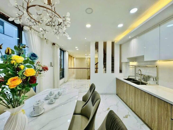 CHÀO BÁN SIÊU PHẨM TÂN CỔ ĐIỂN ĐẸP TUYỆT VỜI. TOẠ LẠC KHU P3 GẦN SÂN BAY TÂN SƠN NHẤT CHỈ 5 TỶ
