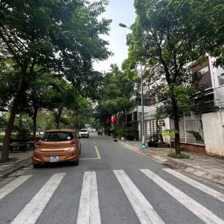 BÁN GẤP NHÀ LK TRỊNH VĂN BÔ 61M2X5T, VIEW HỒ,QH VIEW CẢ VƯỜN HOA, Ô TÔ TRÁNH 18.5 TỶ