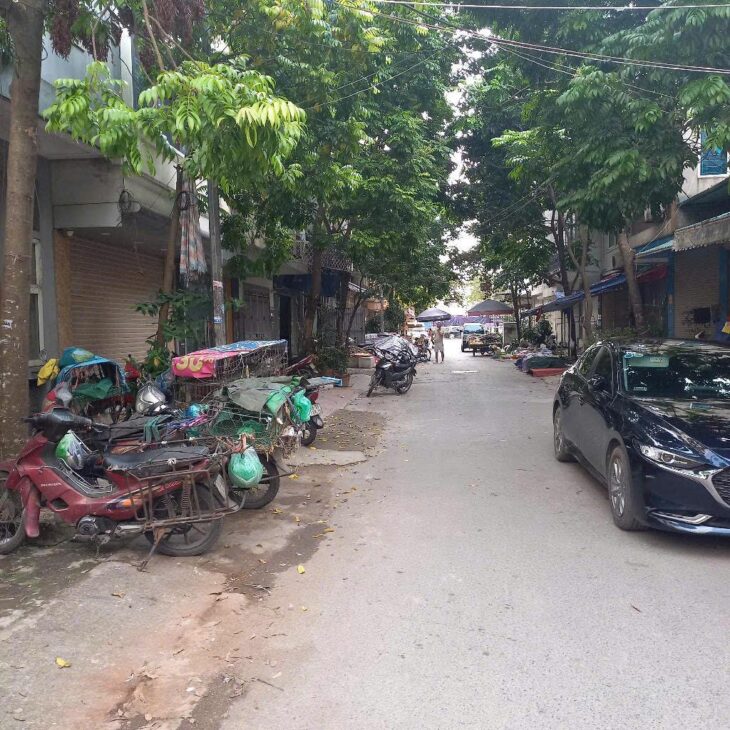 SIÊU PHẨM PHÂN LÔ VỈA HÈ Ô TÔ TRÁNH-ĐỖ TẠI MẶT CHỢ KD SẦM UẤT 4 TẦNG , MẶT TIỀN 4,2M , DT 50M2 GIÁ