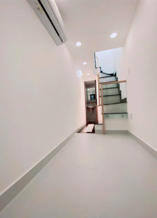 1ty4 SHR nhà 3/ HUỲNH VĂN BÁNH P13 PHÚ NHUẬN