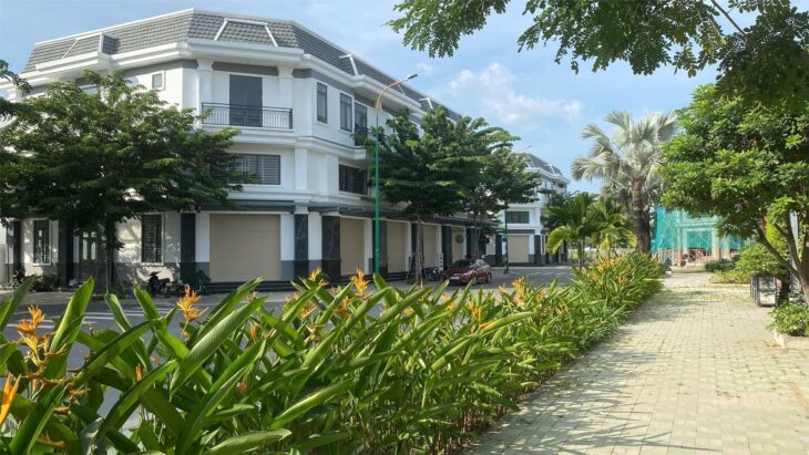 Mua Nhà Phố Thương Mại, Rinh Ngay Xe Sang Giá Trị Mua Nhà Phố Thương Mại, Rinh Ngay Xe Sang Giá Trị