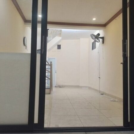 Bán nhà Thịnh Liệt giá 4.5 tỷ, diện tích 23m2, 5 tầng, mặt tiền 3.5m Bán nhà Thịnh Liệt giá 4.5 tỷ, diện tích 23m2, 5 tầng, mặt tiền 3.5m