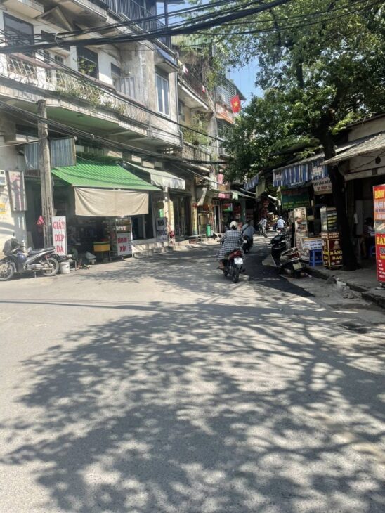 Bán nhà Mai Động giá 1.55 tỷ, diện tích 11m2, 2 tầng, mặt tiền 2.5m