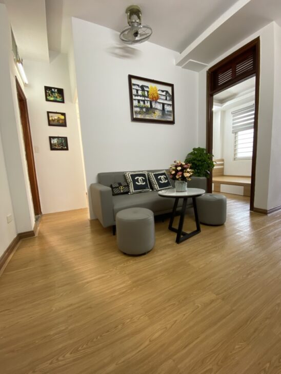 NHÀ ĐẸP – GIÁ TỐT – Vị Trí Đắc Địa Tại Ngõ 136 Chùa Láng, Quận Đống Đa, Thành Phố Hà Nội