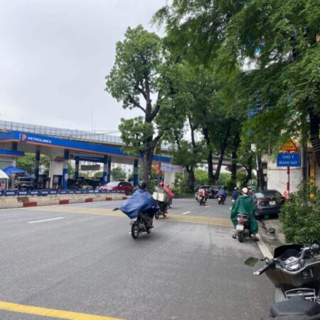 NHÀ MẶT ĐƯỜNG LÁNG, ĐỐNG ĐA, SÁT NGÃ TƯ SỞ 74M2 5T MT 7.1M, SIÊU RẺ 19 TỶ