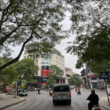 Bán nhà MẶT PHỐ VẠN BẢO, 55m2 3T MT 4.6m, GIÁ CỰC RẺ chỉ 18.5 Tỷ