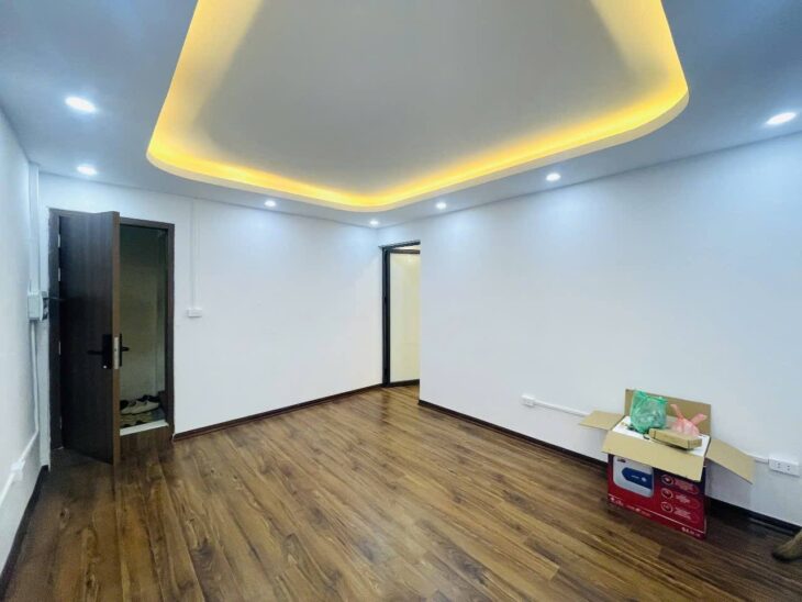 Bán nhà Khuất Duy Tiến giá 3.6 tỷ, diện tích 78m2, tầng4, mặt tiền 6m