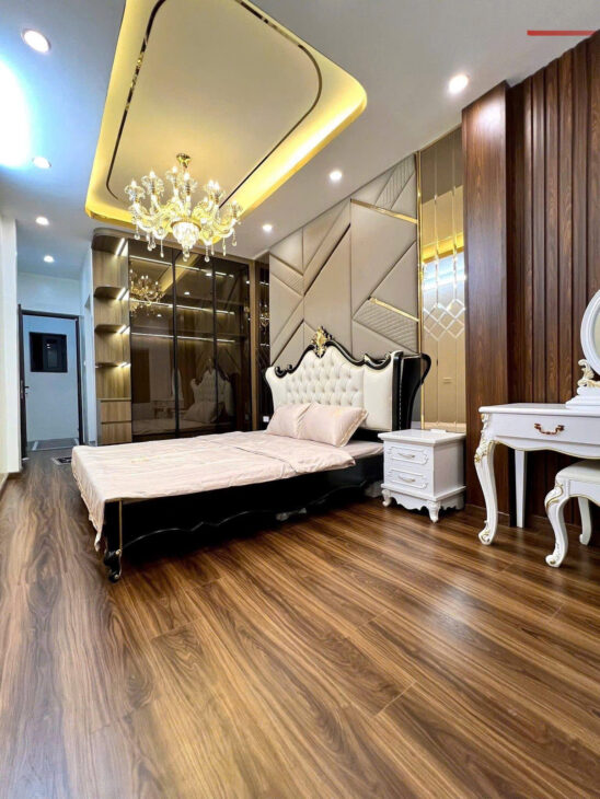 Hot Hot Ngọc Thụy – Chỉ 5.X Tỷ – Nhà Ra Ô Tô Tránh, Đỗ Cửa, Full Nội Thất