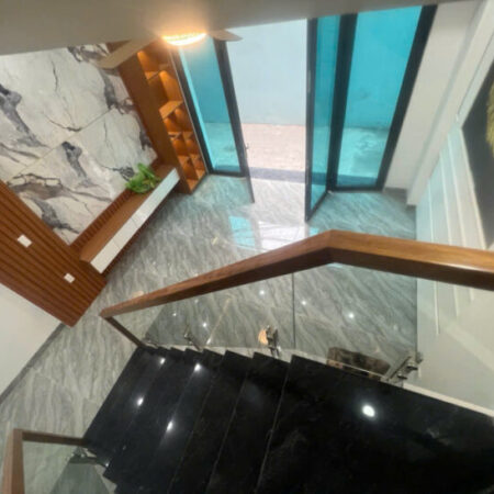 Chủ nhà cần tiền bán gấp căn nhà Hàng Kênh. nhà xây chắc chắn 4 tầng lô goác