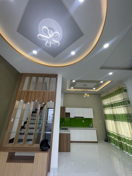 Bán nhà HUỲNH VĂN BÁNH, 3 lầu, 5m x 9m, giá 4.8 tỷ tl.