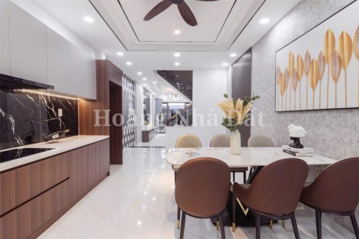 Nhà hẻm xe hơi Huỳnh Tấn Phát, 4x21m, 3 tầng, 7.9 tỷ, nội thất mới