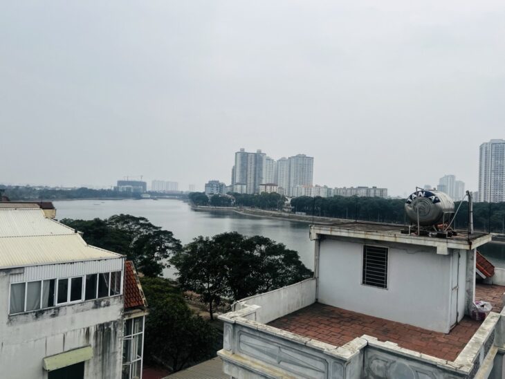 PHỐ LINH ĐƯỜNG – NHÀ LÔ GÓC, 3 MẶT THOÁNG, VIEW HỒ LINH ĐÀM
