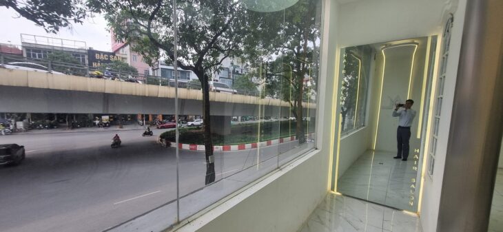 ⚜️ Nhà Mặt phố Nguyễn Chí Thanh, Đống Đa, 35m2 4T MT 5.5m, Siêu KD, Chỉ 13 Tỷ ⚜️