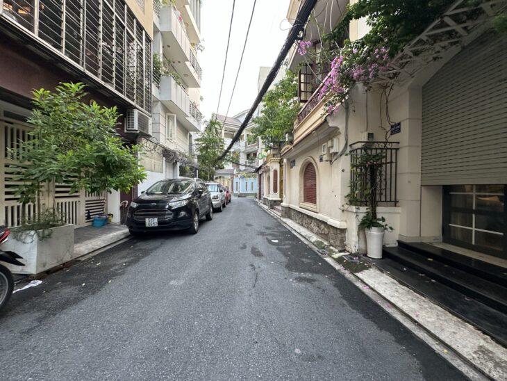 BÁN NHÀ BẠCH ĐẰNG, KHU SÂN BAY- NHÀ ĐẸP KTS THIẾT KẾ – LÔ GÓC 2 MẶT Ô TÔ TRÁNH – 60M2.