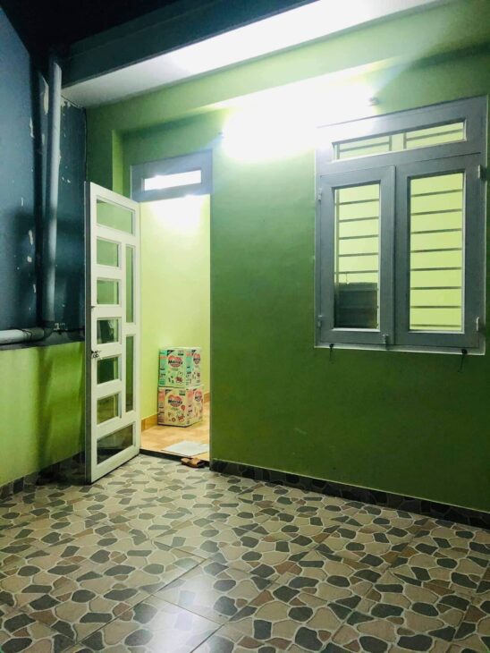 Cần tiền làm ăn bán nhà NGUYÊN HỒNG, 4 PHÒNG, HXH, giá 4.6 tỷ.