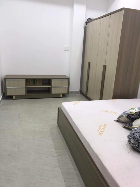 Cần bán gấp nhà NGUYỄN KIỆM, PHÚ NHUẬN, hxh, 5 phòng, giá 5.4 tỷ.